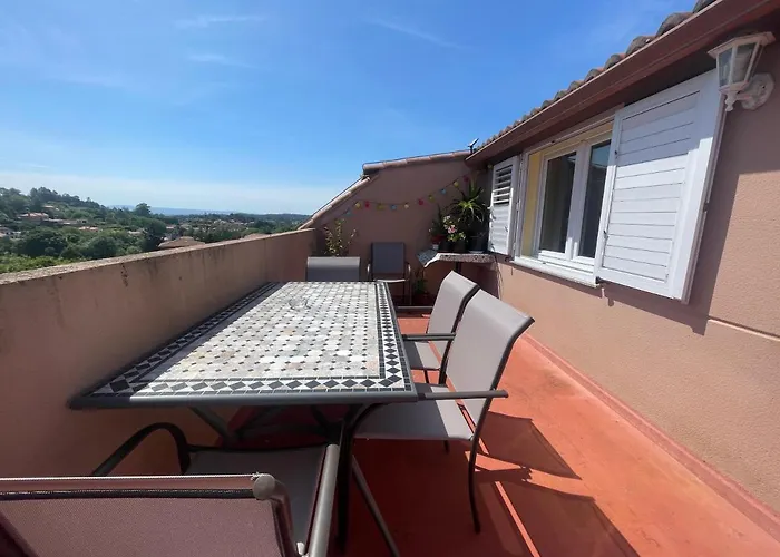 Atico Con Magnifica Terraza En Boiro